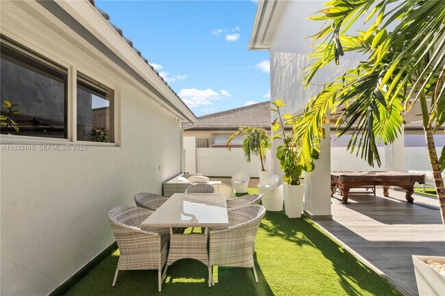 Building Photo - 13815 SW 38th St