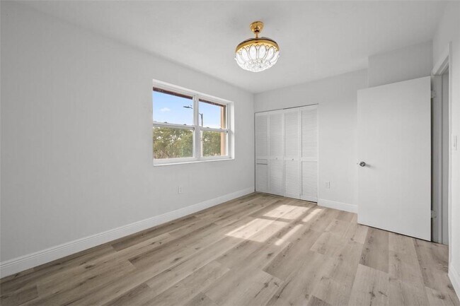 Building Photo - 2787 NW 196th St