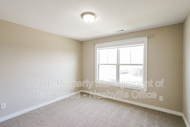 Building Photo - 105 Weller Ln