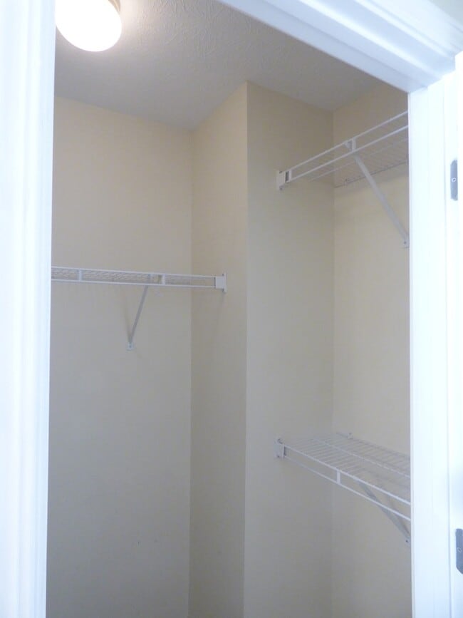 Building Photo - COMING SOON! Spacious Townhouse, W/D Hookups, Off-Street Parking, All Electric!