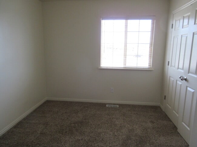 Building Photo - 921 S 1850 W