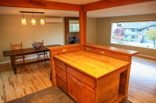 Building Photo - 2785 Malibu Way