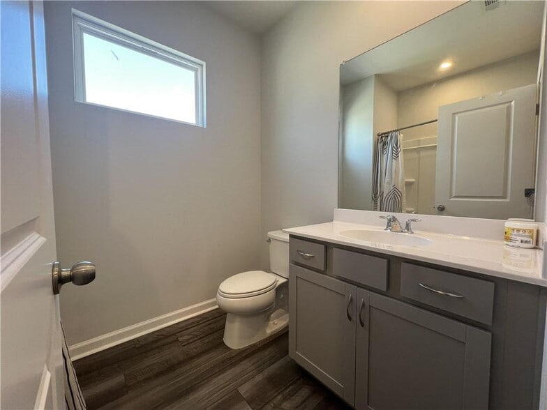 Building Photo - 2520 Whistler Wy NE