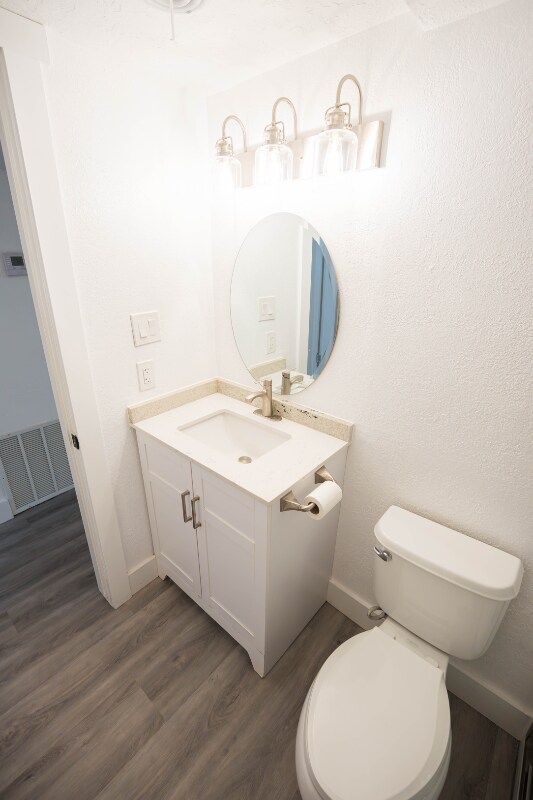 Building Photo - 2550 Highland Dr