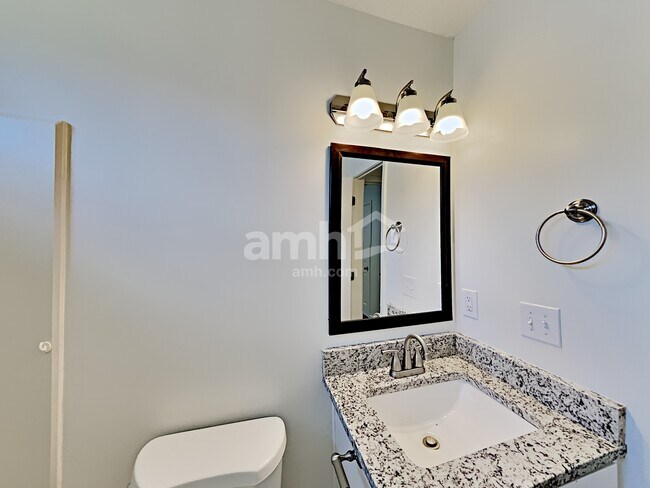 Building Photo - 341 Brookside Dr