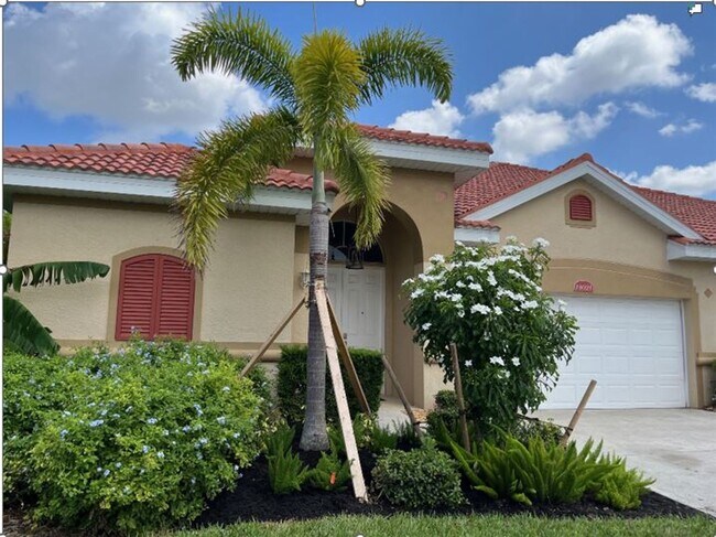 Primary Photo - 14021 Bently Cir
