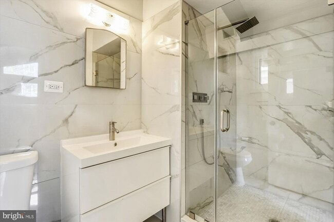 Building Photo - 5511 Huntington Pkwy