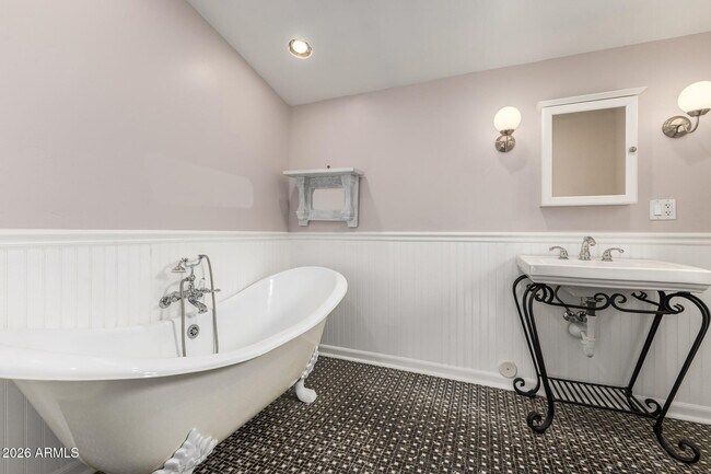 Building Photo - 2724 N 25th St