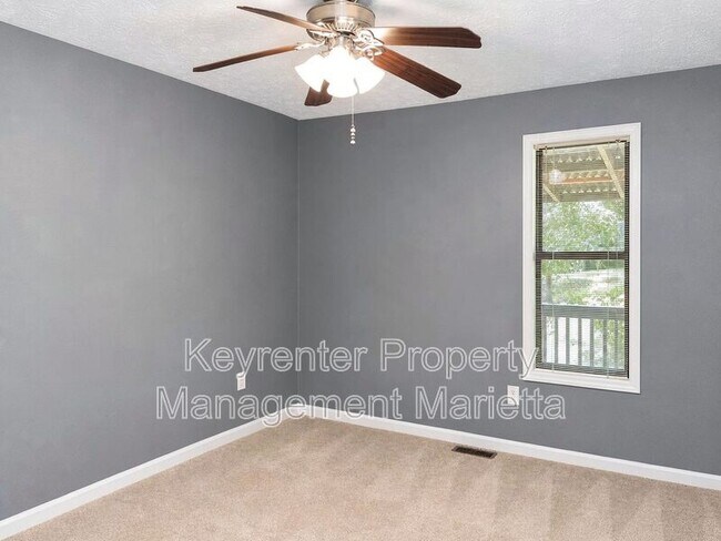 Building Photo - 5088 Ravenwood Dr NE