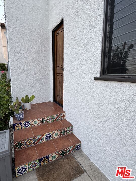 Building Photo - 326 N La Jolla Ave