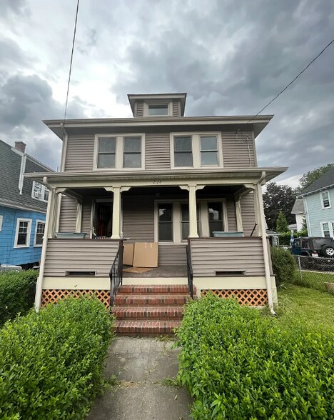 Building Photo - 224 Faneuil St