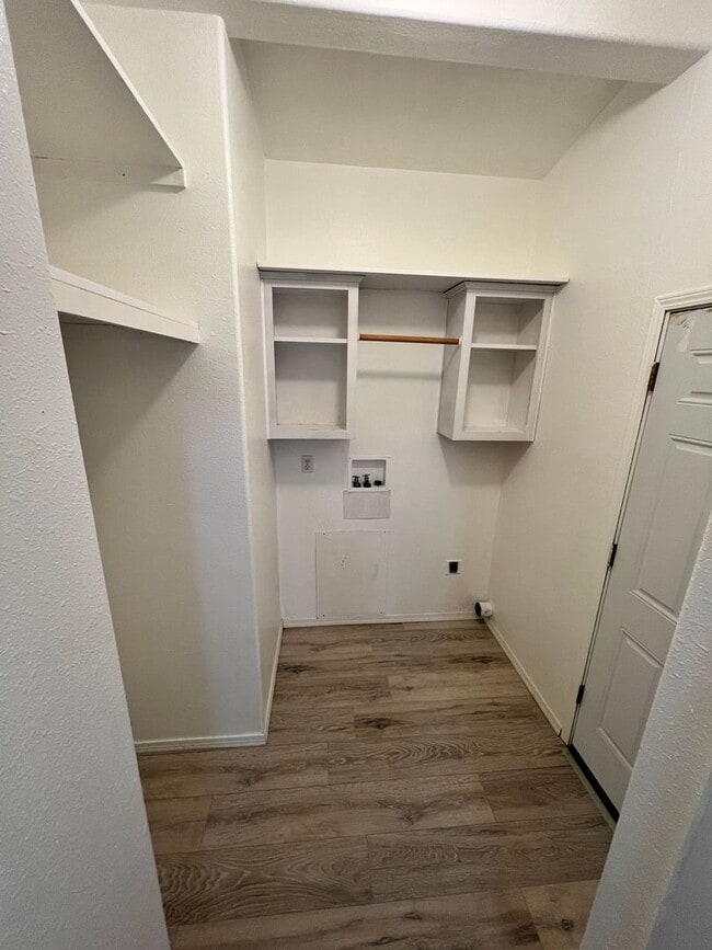 Building Photo - Updated 3 Bedroom / 2 Bath Mobile Home on ...