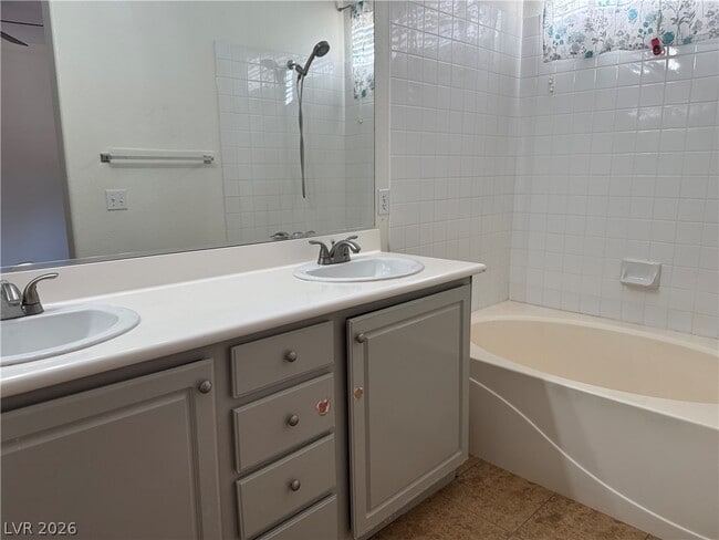 Building Photo - 313 Lilac Arbor St