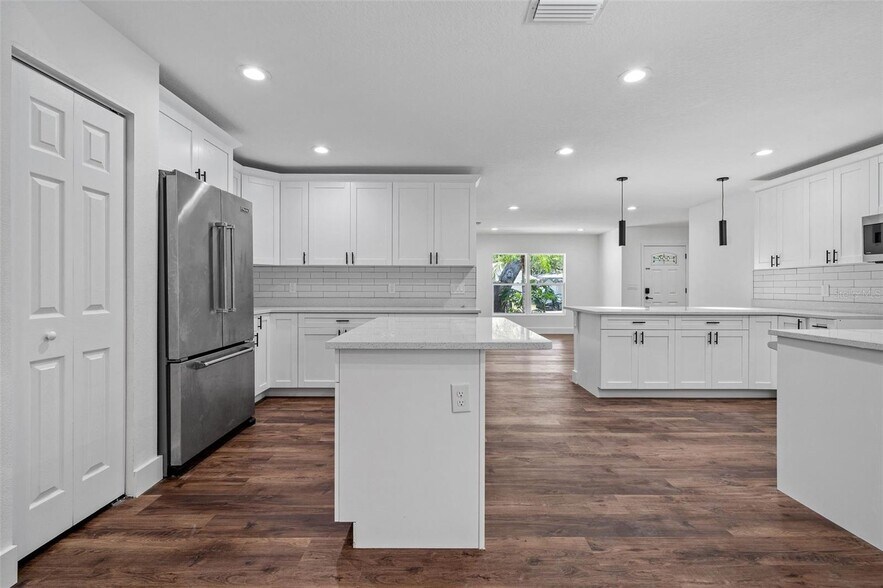 Building Photo - 12335 Yellow Rose Cir
