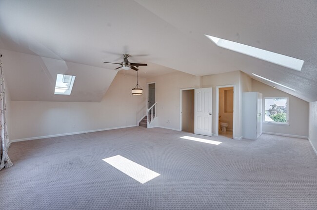 Building Photo - Elegant 3-Bedroom, 3-Bath Home in Prestigi...