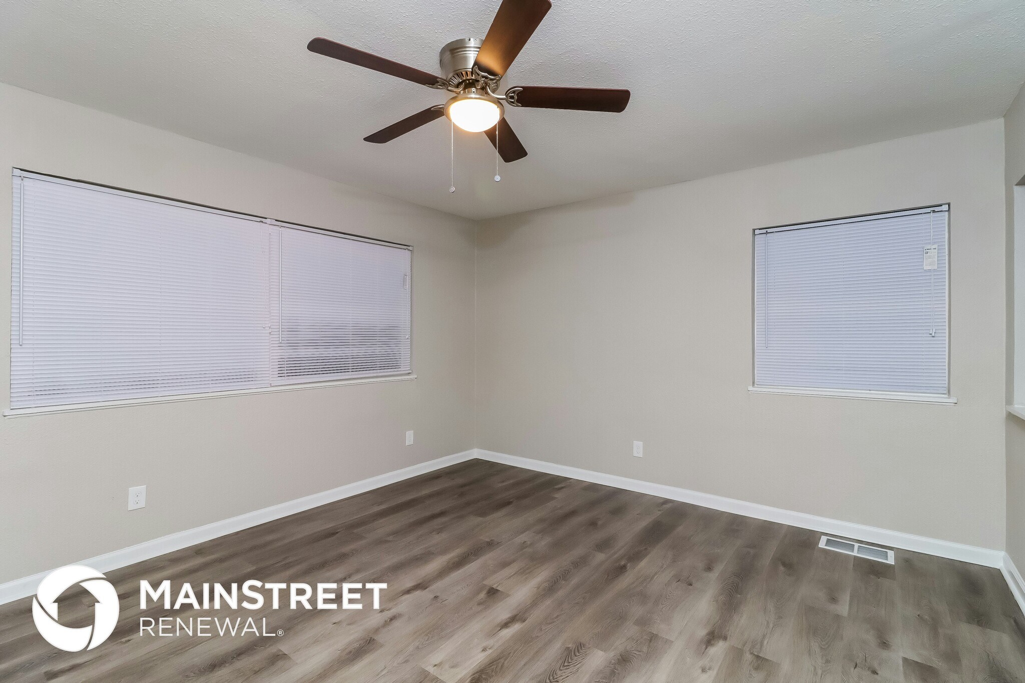Building Photo - 3550 Creston Ct