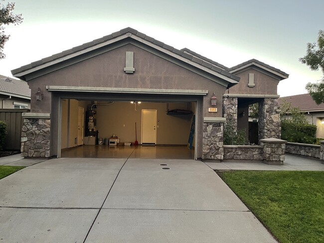 Building Photo - 1993 Misty Meadow Dr