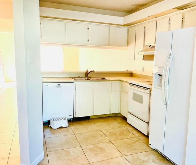 Building Photo - 6262 Riverwalk Ln