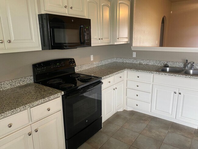 Building Photo - 3 bed 2 bath - Frenship ISD