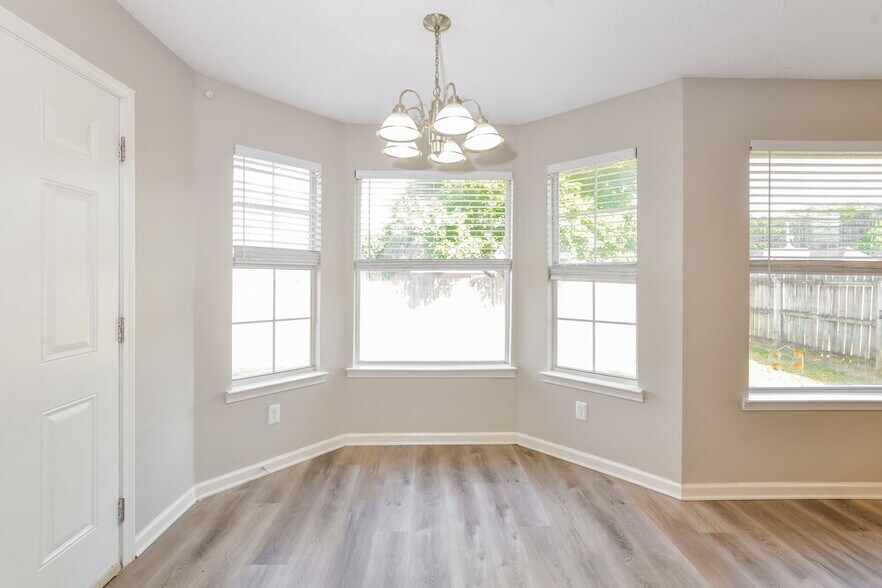 Building Photo - 990 Jessa Cove