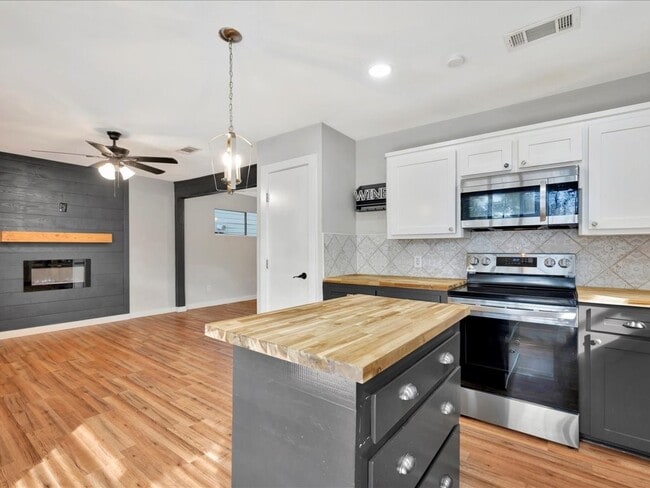 Building Photo - 41 Harbour Row Dr