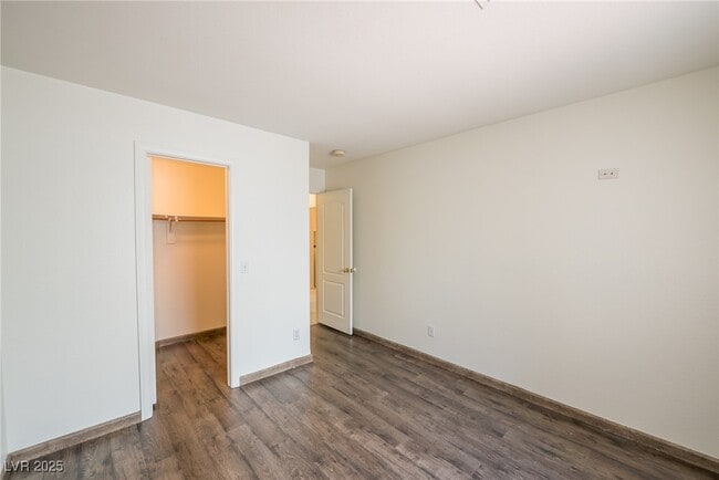 Building Photo - 682 Ladywood Ln