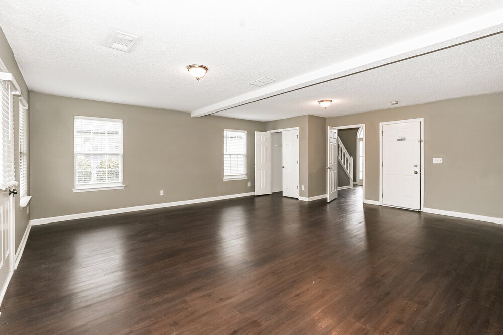 Building Photo - 2025 Registry Dr