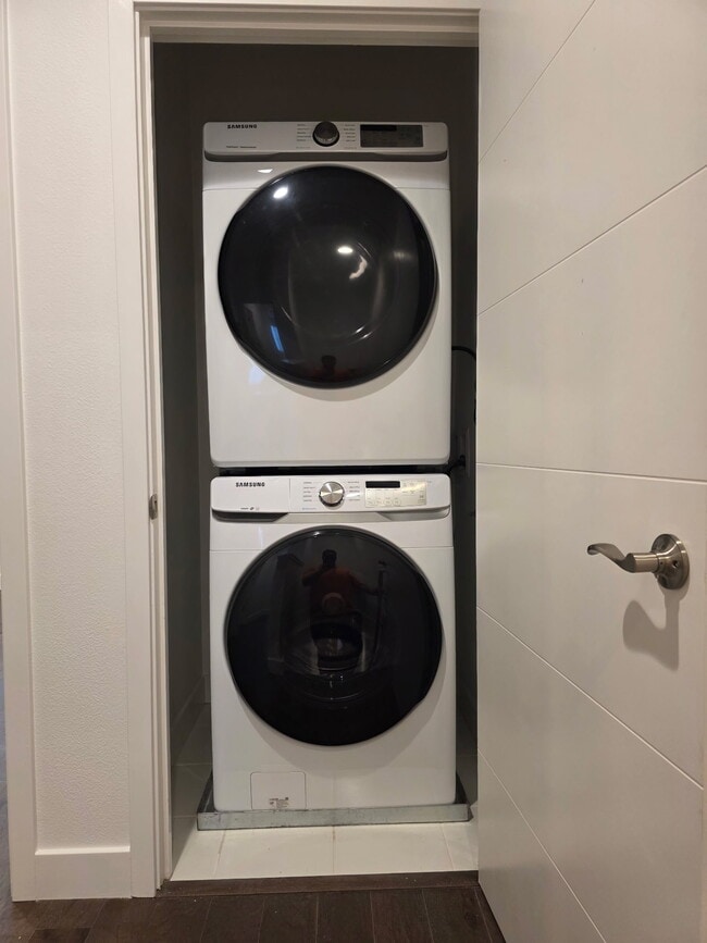 Building Photo - 148 Uptown Cir