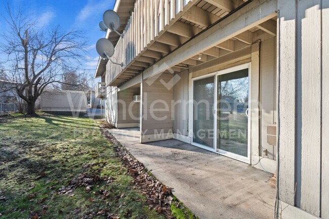 Building Photo - Beautiful and remodeled 1-Bedroom Apartment In Spokane Valley