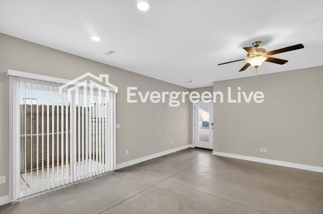 Building Photo - 113 E Santa Fe Cir