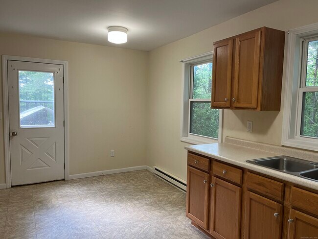 Building Photo - 312 Dr Foote Rd
