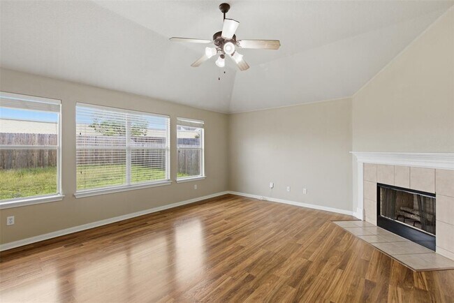 Building Photo - 924 Abbeyglen Castle Dr
