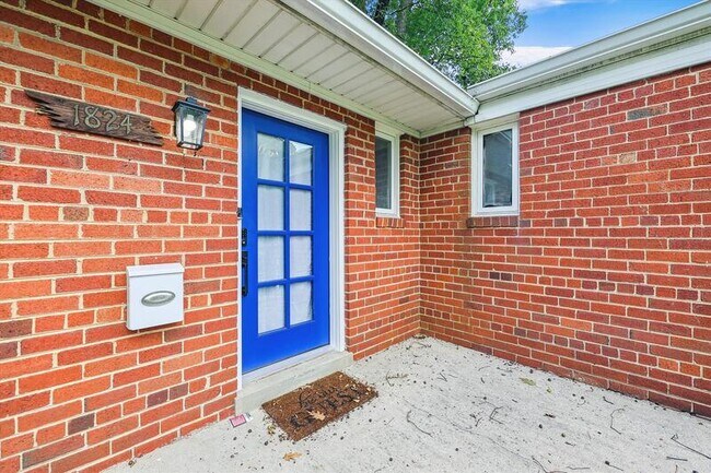 Building Photo - 1824 Allison St NW