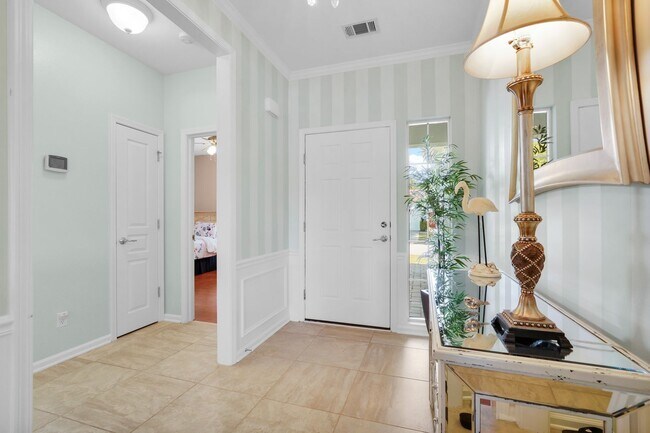 Building Photo - 17 Thomas Bee Dr
