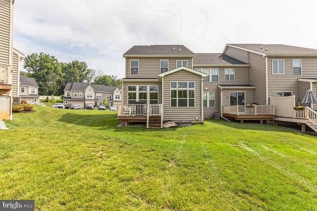 Building Photo - 250 Kestrel Ct