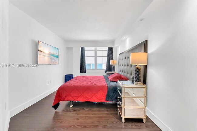 Building Photo - 5555 Collins Ave