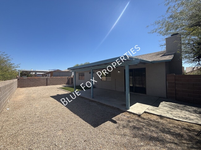 Building Photo - 9825 N Camino Vado