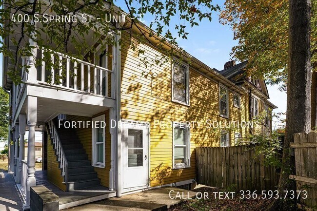 Building Photo - 400 S.Spring St - Unit-C