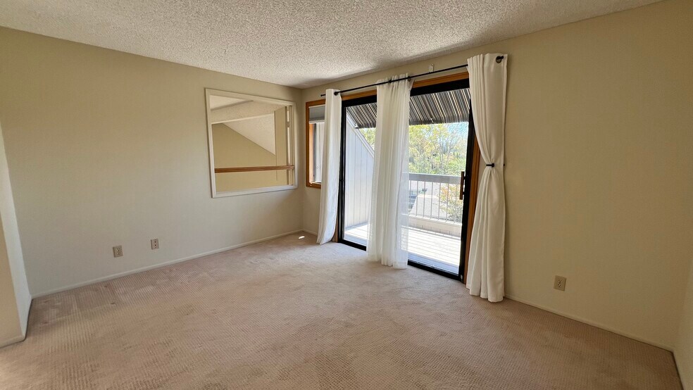 Building Photo - 10 Whitewater