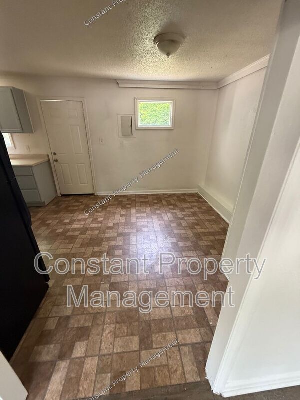Building Photo - 931 Magnolia Dr
