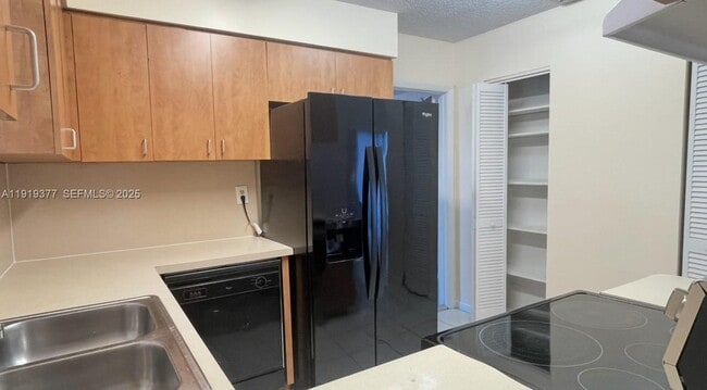 Building Photo - 2444 Raleigh St