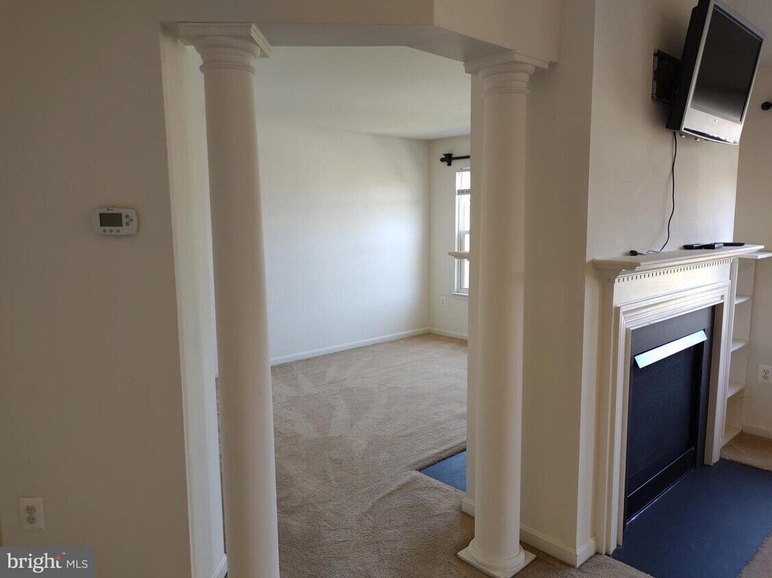 Master Bedroom - Sitting Room - 15200 Chula Pl