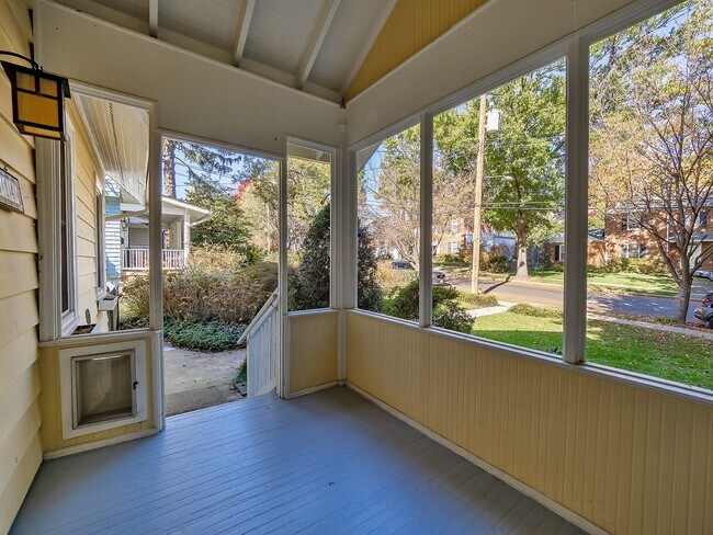 Building Photo - Charming, Renovated Bungalow in NW DC Tenley Area