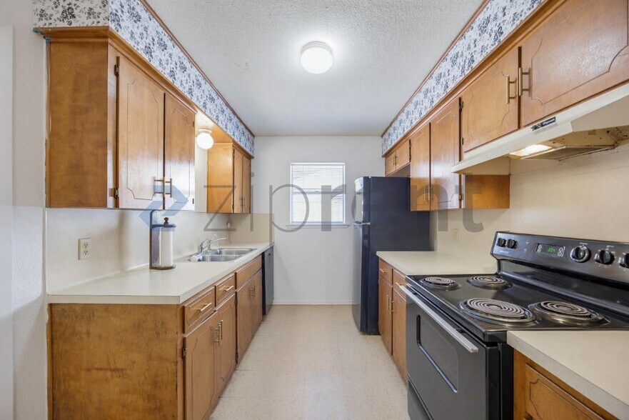 Building Photo - Unit
