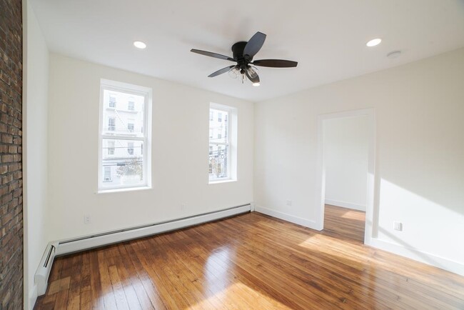 Building Photo - 206 48th St
