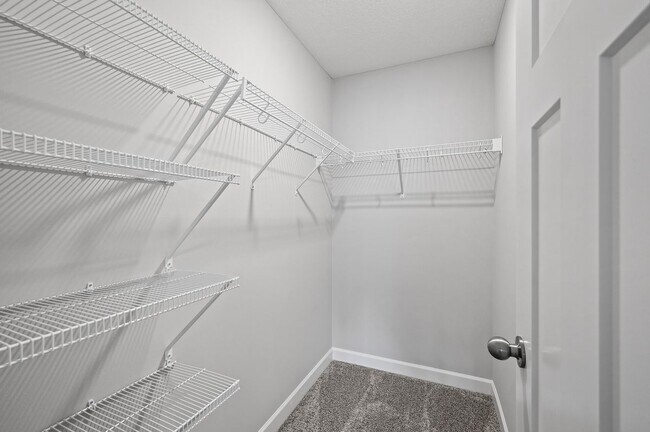 Building Photo - 15008 Ahena Curv
