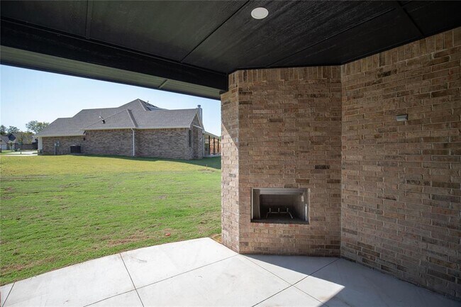Building Photo - 8800 Tyrion Dr