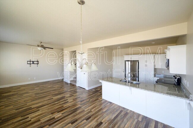 Building Photo - 8078 N Clydesdale Dr