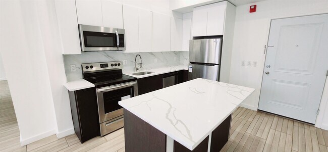 Building Photo - 30 Howe Ave