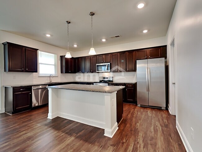 Building Photo - 113 Rivulet Dr